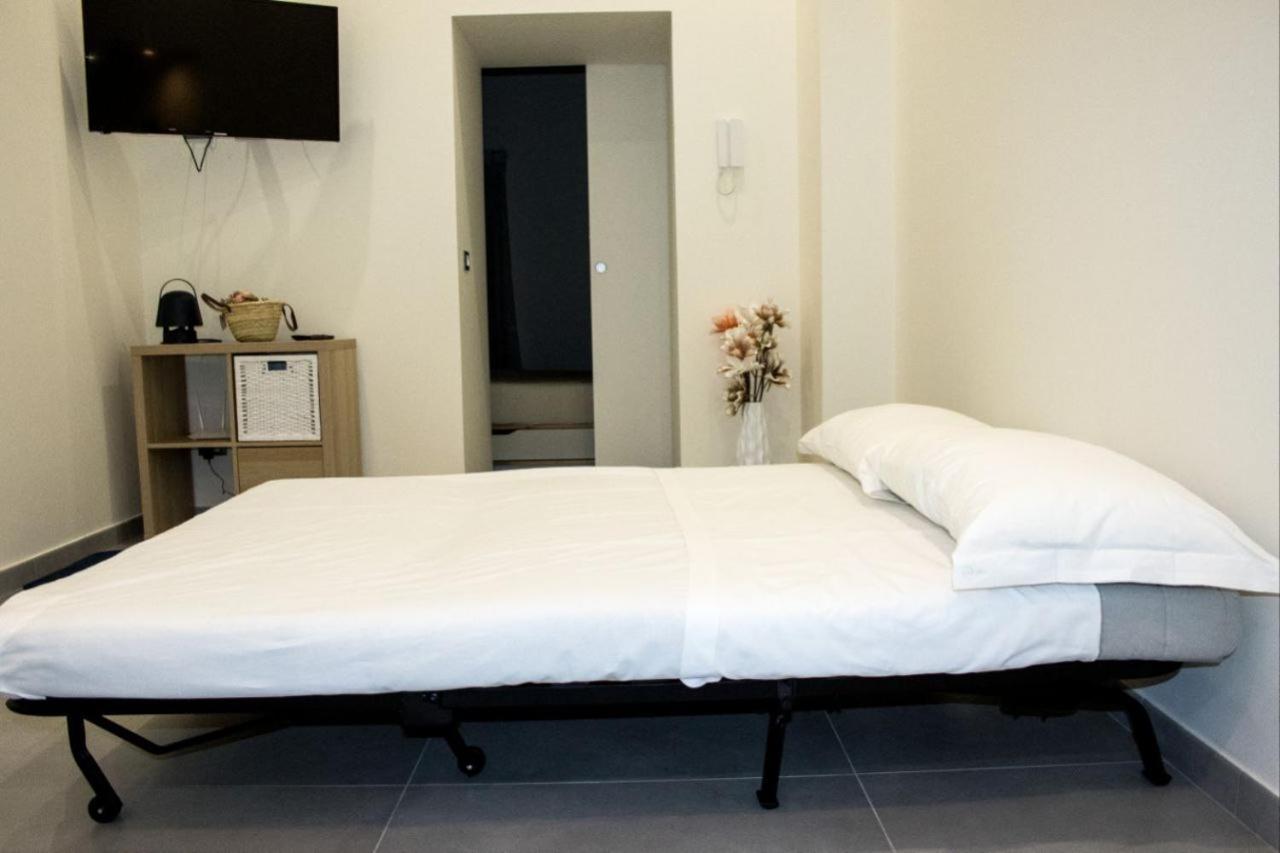 Suite Meghan Home Катанія Номер фото